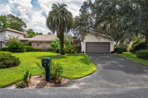 20 Nottingham Way, gated community for sale in Haines City