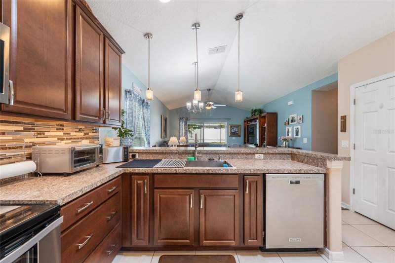 4 bedroom Single Family Residence at 10226 Lenox Street, Barrington Estates, Clermont — photo 5