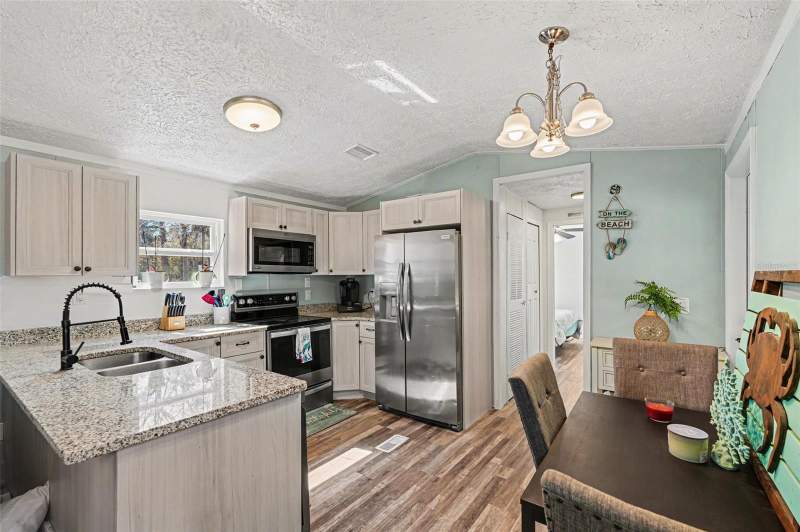 2 bedroom Manufactured Home at 24421 Trespass Trail, Holiday Haven Campsites, Astor — photo 5