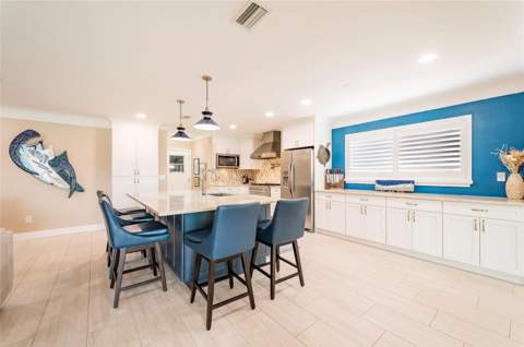 541 Crystal Drive, Madeira Beach FL - photo 8 of 38
