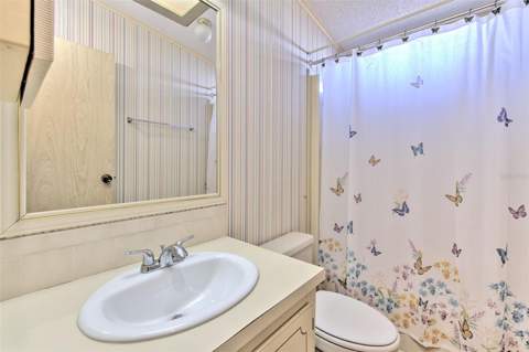 37605 Amigo Drive, Zephyrhills FL - photo 23 of 40