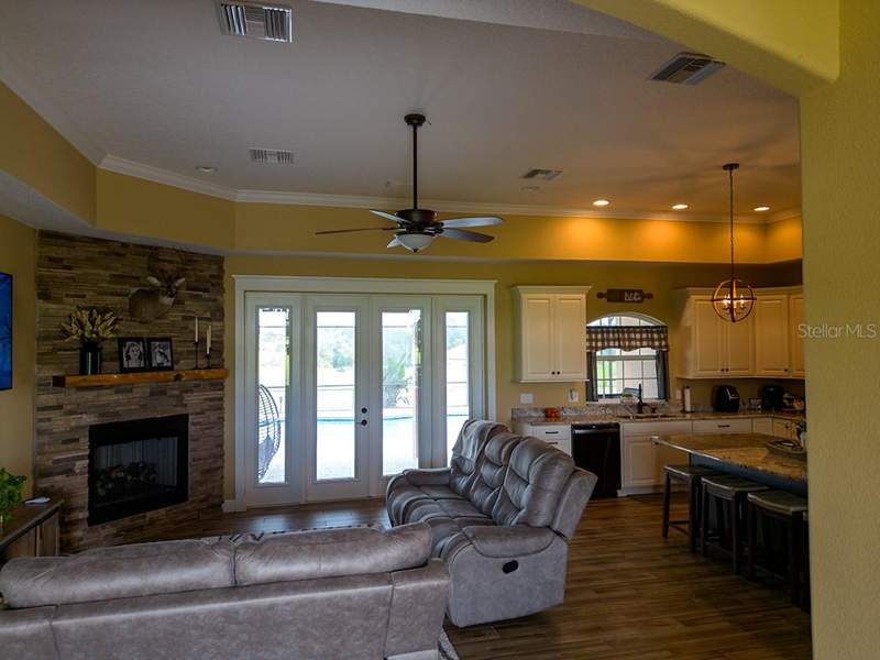4 bedroom Single Family Residence at 19221 Baker Road, Acreage & Unrec, Umatilla — photo 3