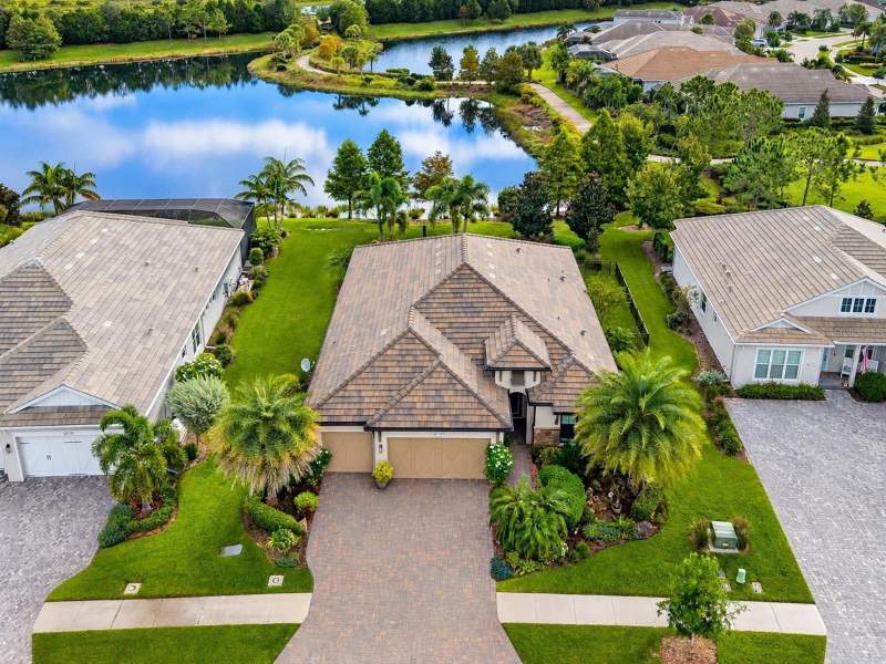 3 bedroom Single Family Residence at 800 Tailwind Place, Lakehouse Cove Atwaterside Ph 3, Sarasota — photo 2