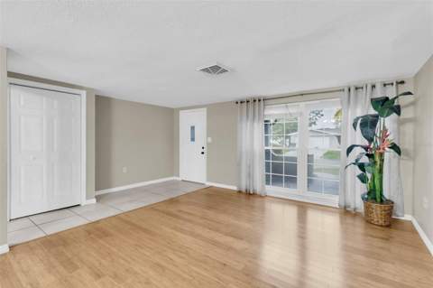 9203 Greenbriar Lane, Port Richey FL - photo 8 of 27