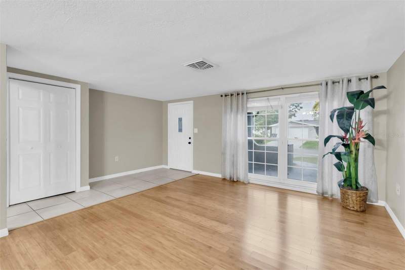 2 bedroom Single Family Residence at 9203 Greenbriar Lane, Regency Park, Port Richey — photo 3