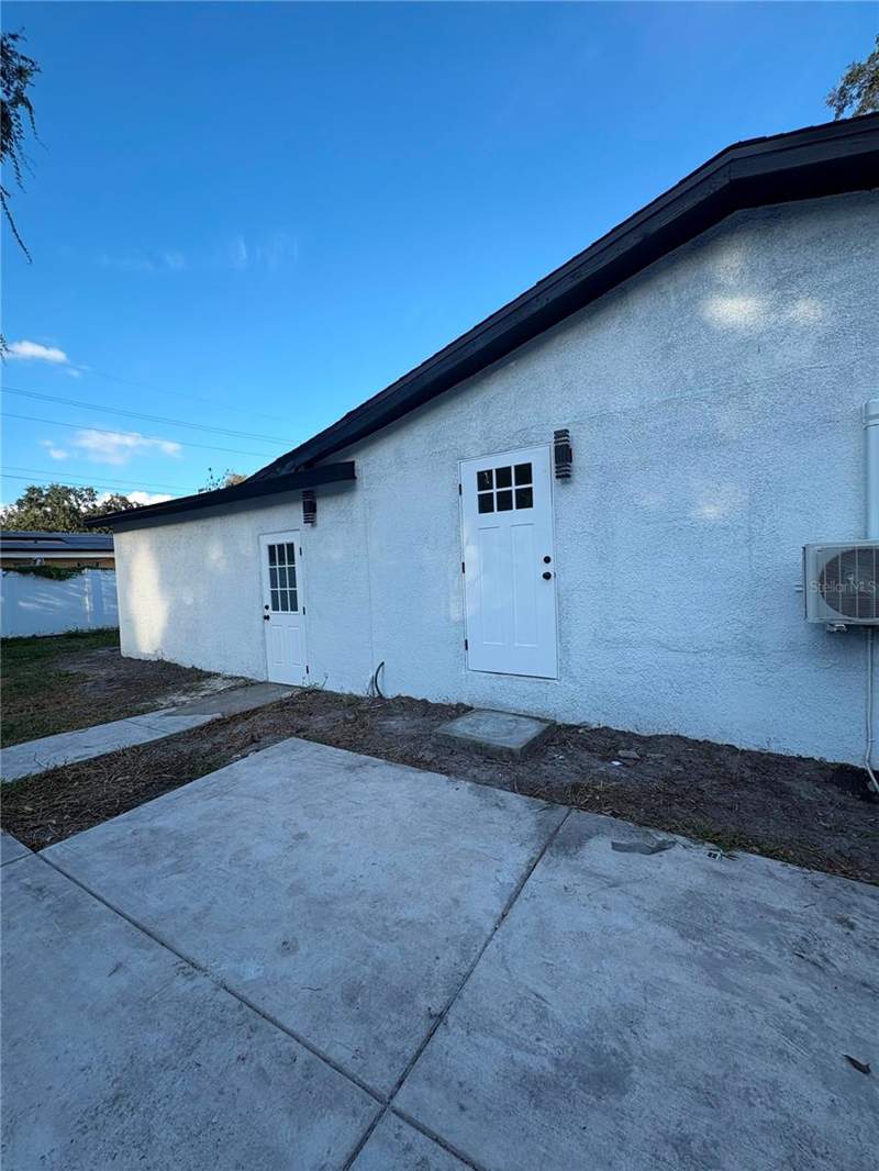 4 bedroom Single Family Residence at 122 E 130th Avenue, Inglewood Park Add 3, Tampa — photo 3