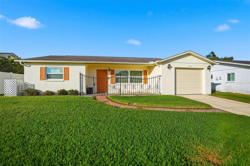 2 bedroom Single Family Residence at 7329 Cay Drive, Embassy Hills, Port Richey — photo 1
