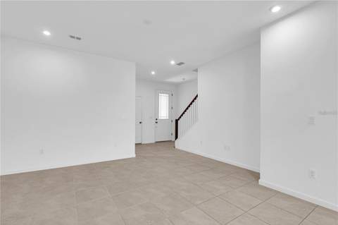 1104 Lakeshore Breeze Place, Kissimmee FL - photo 10 of 35