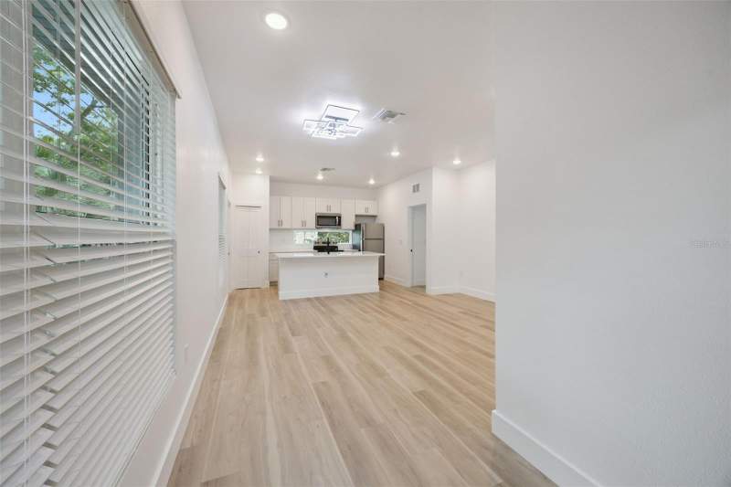 3 bedroom Single Family Residence at 521 W Herriott Avenue, Oakland Town, Oakland — photo 3