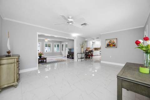 328 Bayview Drive, St Petersburg FL - photo 9 of 46