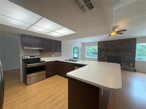 12054 Joe Herrmann Drive, San Antonio FL - photo 8 of 31