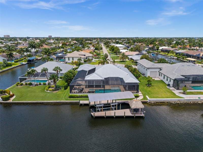 4 bedroom Single Family Residence at 105 SW 52nd Street, Cape Coral, Cape Coral — photo 4