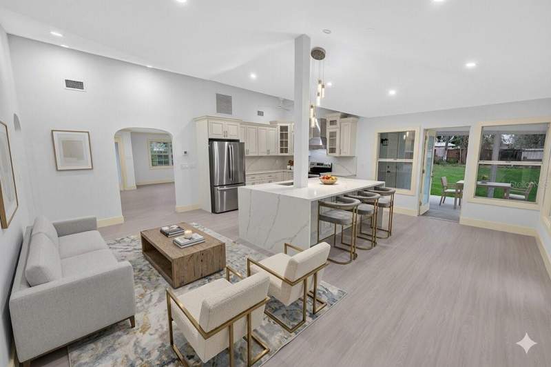3 bedroom Single Family Residence at 870 Narcissus Avenue, Mandalay Sub, Clearwater Beach — photo 2