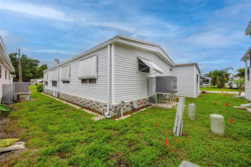 2 bedroom Manufactured Home at 6821 Americana Drive #106, Mobel Americana Mobile Home Park Unrec, St Petersburg — photo 4