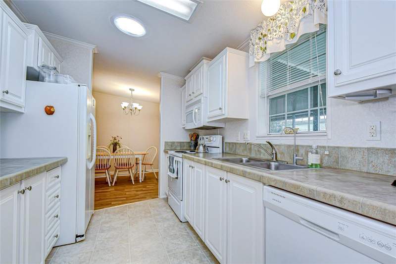 3 bedroom Manufactured Home at 3337 Dawns Dell, Tippecanoe Village, Zephyrhills — photo 4