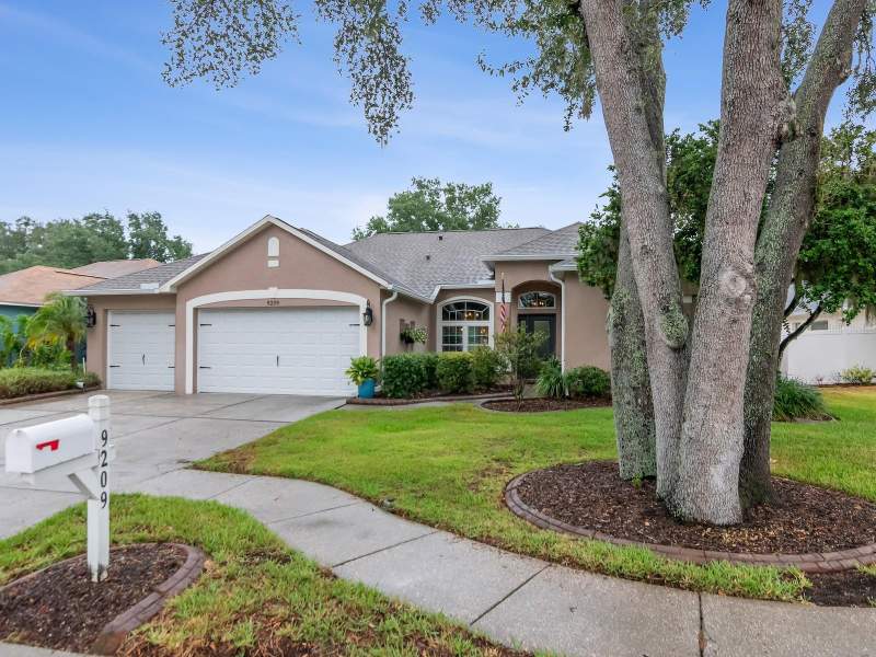 4 bedroom Single Family Residence at 9209 Waterbird Drive, Waterford Ph I, Riverview — photo 4