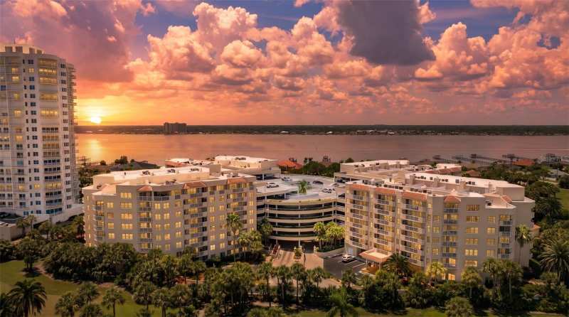 3 bedroom Condominium at 3 Oceans West Boulevard #5B4, Oceans Cloverleaf Condo, Daytona Beach Shores — photo 1