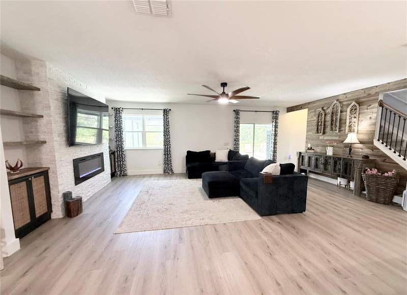 4 bedroom Single Family Residence at 9219 Canna Street, Port Charlotte Sec 078, Port Charlotte — photo 2
