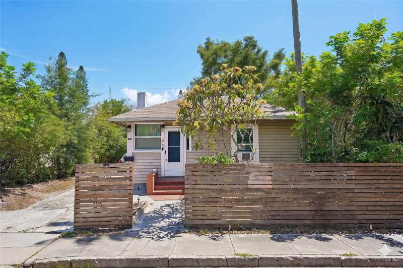 4 bedroom Single Family Residence at 1028 8th Avenue, Oak Villa Sub, St Petersburg — photo 1