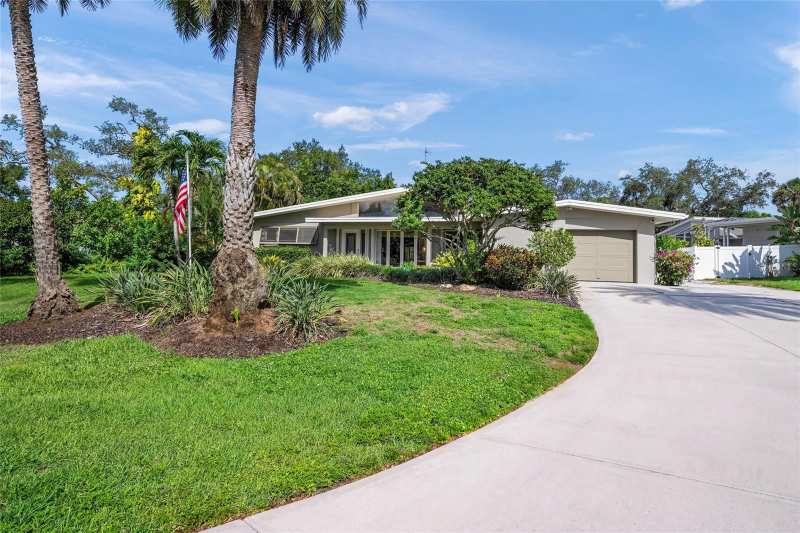 3 bedroom Single Family Residence at 7616 Cove Terrace, Southpointe Shores, Sarasota — photo 1