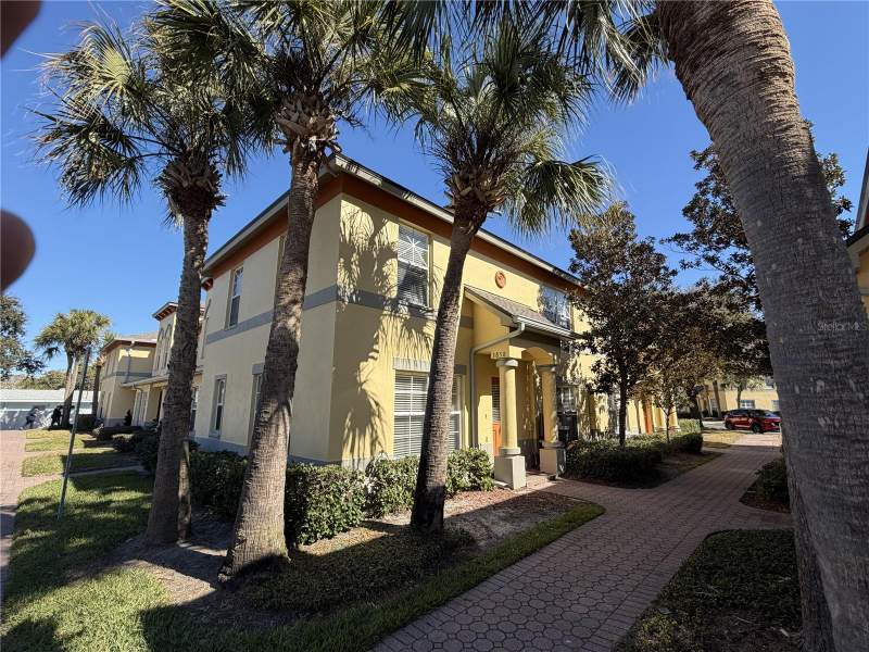 3 bedroom Townhouse at 3858 Island Way, Coquina Key Twnhms, St Petersburg — photo 2