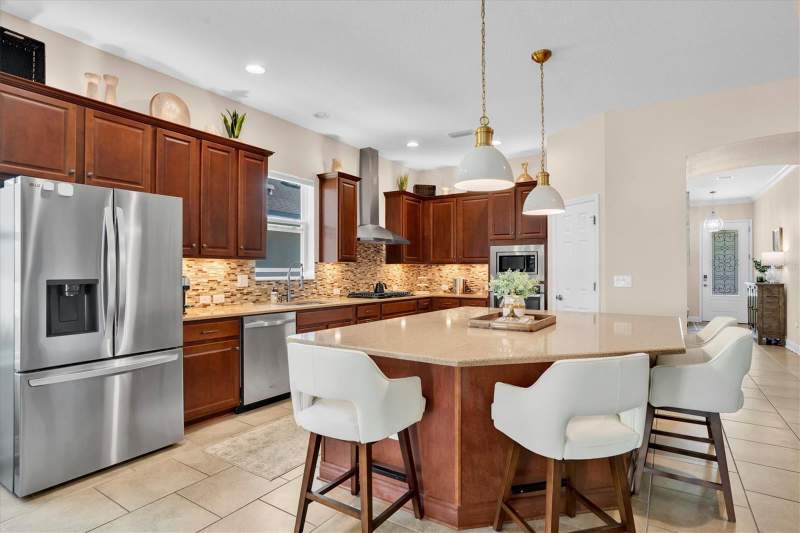 4 bedroom Single Family Residence at 1212 Lorea Lane, Brooker Reserve, Brandon — photo 3