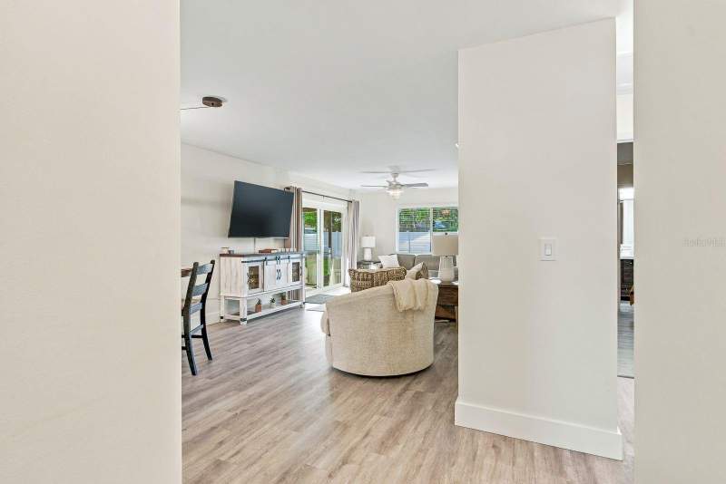 2 bedroom Single Family Residence at 2080 Butternut Circle, Charter Oaks, Clearwater — photo 5