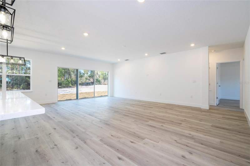 4 bedroom Single Family Residence at 42065 Tamarac Street, Royal Trails Unit 01, Eustis — photo 4