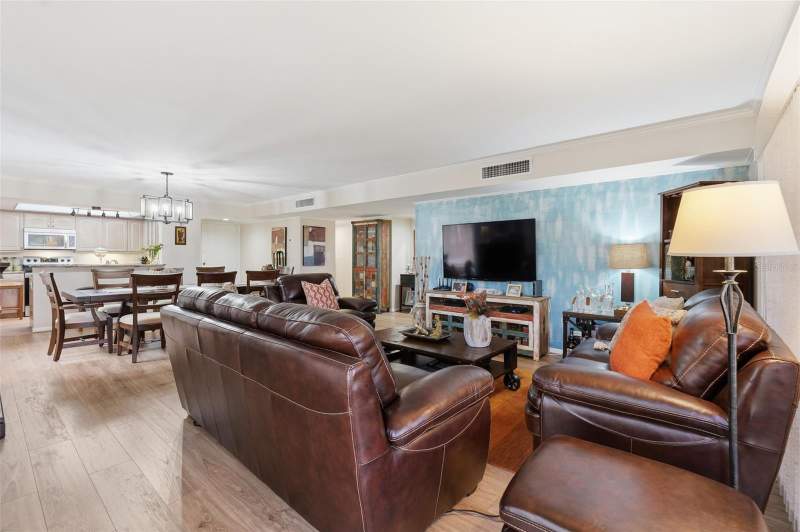 2 bedroom Condominium at 700 Starkey Road #622, Forestbrook I Condo, Largo — photo 5