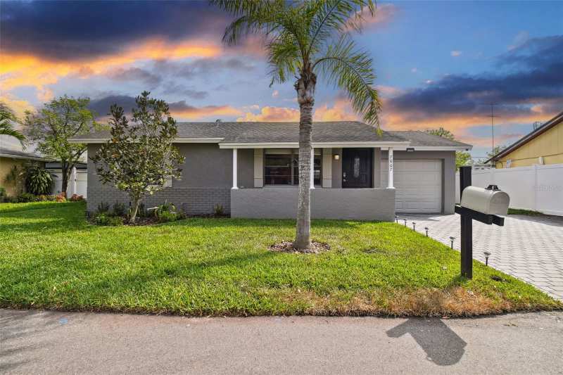 3 bedroom Single Family Residence at 7607 Woodland Oaks Court, Timberlane Sub Unit 3A, Tampa — photo 1