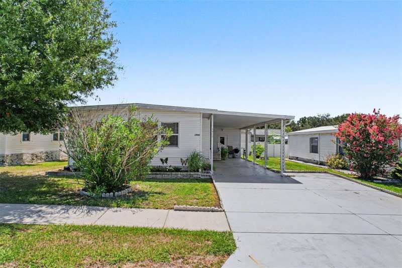 2 bedroom Manufactured Home at 3902 Julie Drive, Terrace Park 02, Wesley Chapel — photo 1