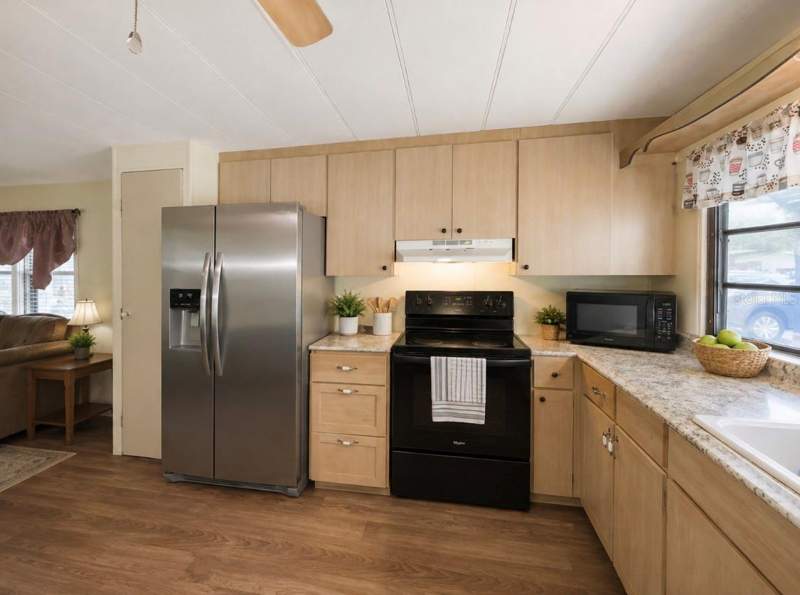 3 bedroom Mobile Home at 15423 Santa Fe Trl, Yale Retreat Add, Eustis — photo 3