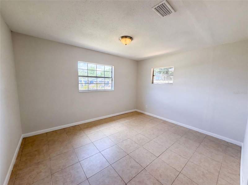 4 bedroom Single Family Residence at 7018 Lynwood Drive, Temple Park Unit 4, Tampa — photo 3