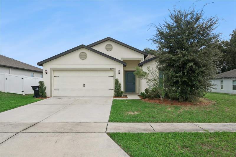 5 bedroom Single Family Residence at 1694 Hideaway Flat Street, Lake Jackson Ridge, Mascotte — photo 2
