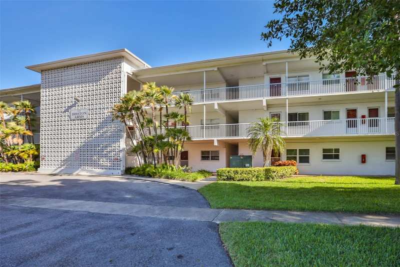2 bedroom Condominium at 5155 9th Avenue #102, Disston Arms Apts Condo, St Petersburg — photo 1