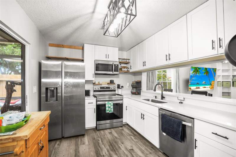 3 bedroom Townhouse at 933 Hamilton Court, Franklin Square, Palm Harbor — photo 4