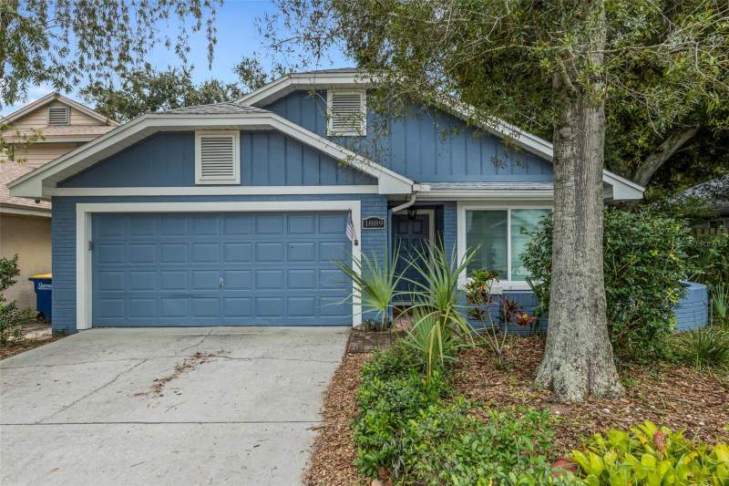 1889 SPRINGWOOD CIRCLE
