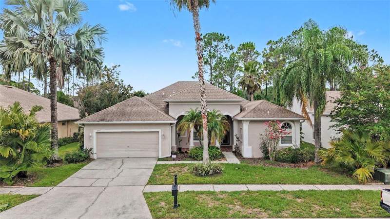 4 bedroom Single Family Residence at 12516 Leatherleaf Drive, Westwood Lakes Ph 1A, Tampa — photo 2