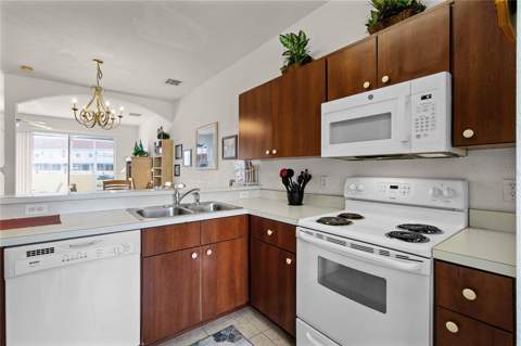 1149 S Beach Circle, Kissimmee FL - photo 12 of 46