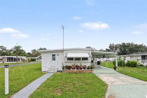 37249 Hammond Drive, Zephyrhills FL - photo 11 of 23