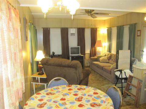 39015 Hillcrest Drive, Zephyrhills FL - photo 14 of 34