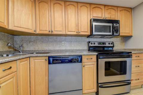 5220 Brittany Drive #509, St Petersburg FL - photo 8 of 38