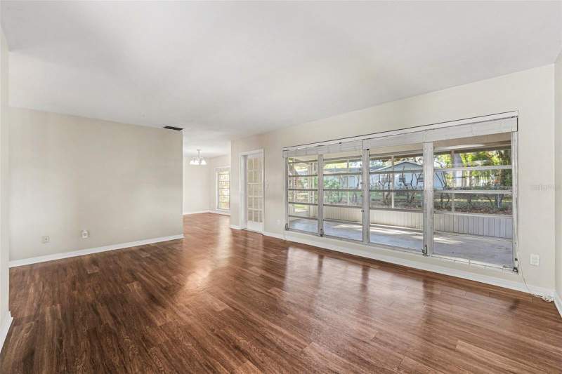 3 bedroom Single Family Residence at 521 W PALMEDEN DRIVE, EDENHOLME FIRST ADD, LAKELAND — photo 4
