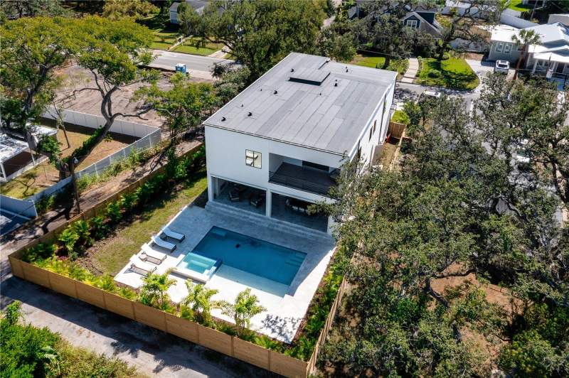 5 bedroom Single Family Residence at 2519 N Riverside Dr, Ridgewood Park, Tampa — photo 5