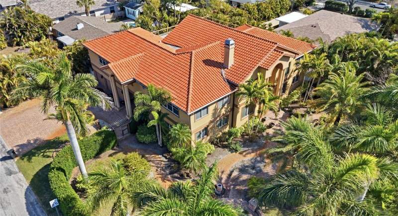 4 bedroom Single Family Residence at 303 Sunny Lane, Shirley Manor Sub, Belleair — photo 3