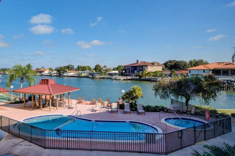 2 bedroom Condominium at 105 Island Way #132, Islander The Condo, Clearwater — photo 2
