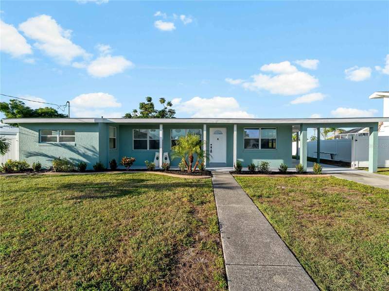 4 bedroom Single Family Residence at 581 Lindley Terrace, Port Charlotte Sec 025, Port Charlotte — photo 3