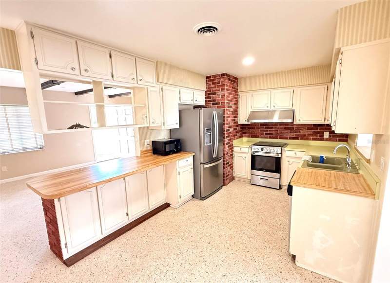 4 bedroom Single Family Residence at 3416 Arbutus Lane, Eastbrook Sub, Winter Park — photo 3