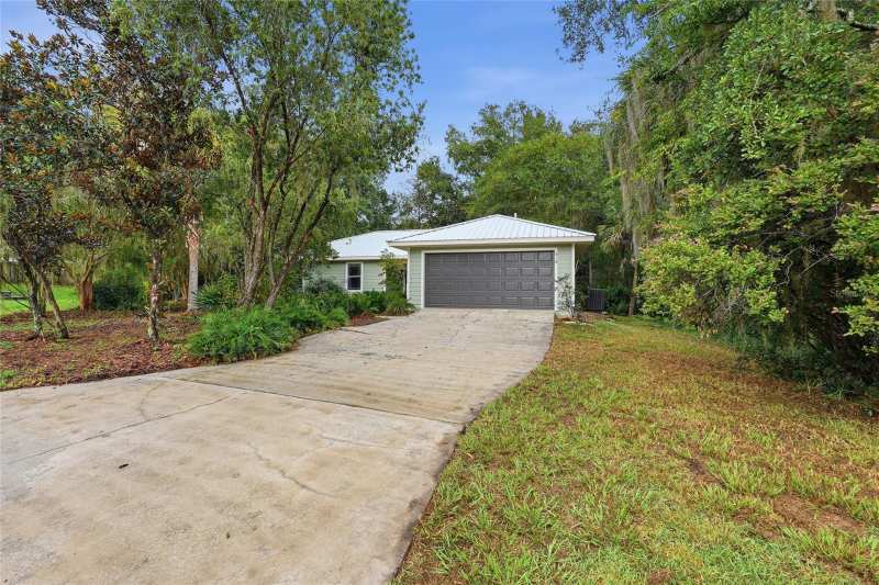 4 bedroom Single Family Residence at 518 NW 94 Way, Hamilton Pond, Gainesville — photo 1