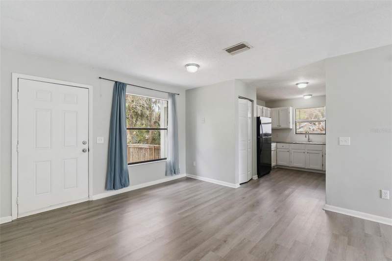 3 bedroom Single Family Residence at 202 S Boston Avenue, Blecks Blks 150 & 160, Deland — photo 4